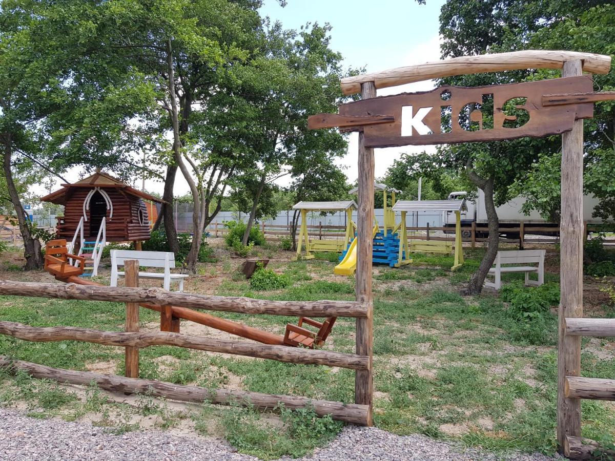 Liman Park Eco Hotel Stara Zbur'yivka Εξωτερικό φωτογραφία